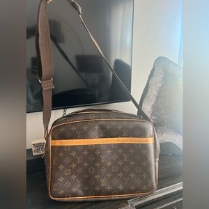Louis Vuitton monogram reporter GM